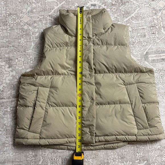 Lululemon Wunder Puff 600-Down-Fill
Cropped Vest Women’s Size 12 - Picture 7 of 7